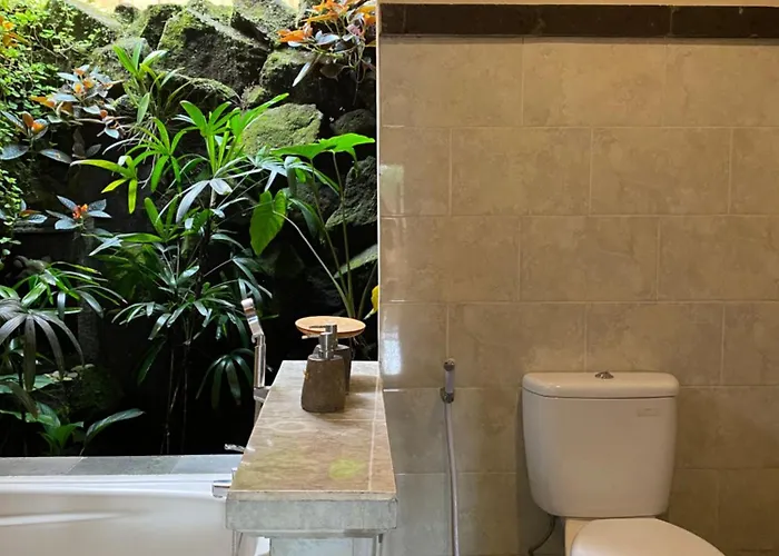 アパート Widi's House With Jungle Lush View ウブド