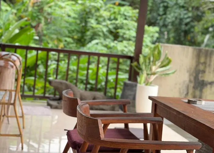 アパート Widi's House With Jungle Lush View ウブド